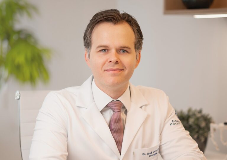 Dr. José Vetorazzo é especialista em câncer de próstata e tratamentos modernos